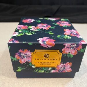 Trina Turk Champagne Rose Scented Candle 3-Wick Glass Jar In Box NEW IN BOX